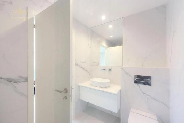 Chalet adosado en calle Urania