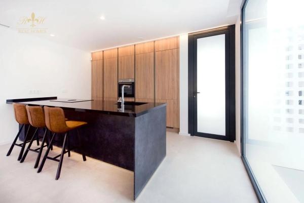 Chalet adosado en calle Urania