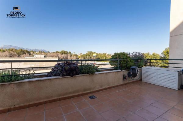 Piso en avenida Poeta Miguel Hernández, 1