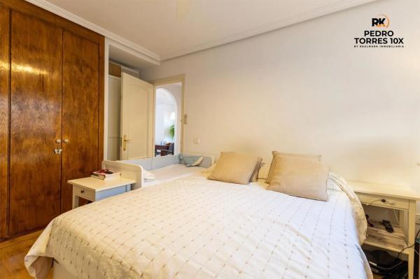 Piso en avenida Poeta Miguel Hernández, 1