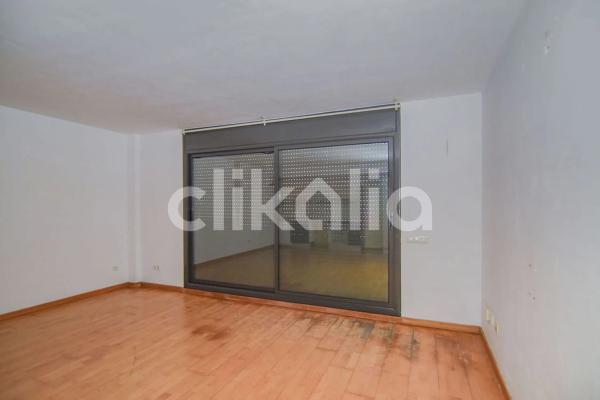 Piso en avenida País Valencià