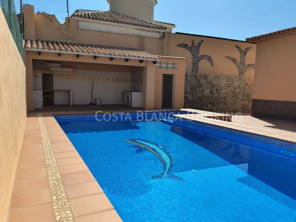 Casa independiente en calle Sierra Morena