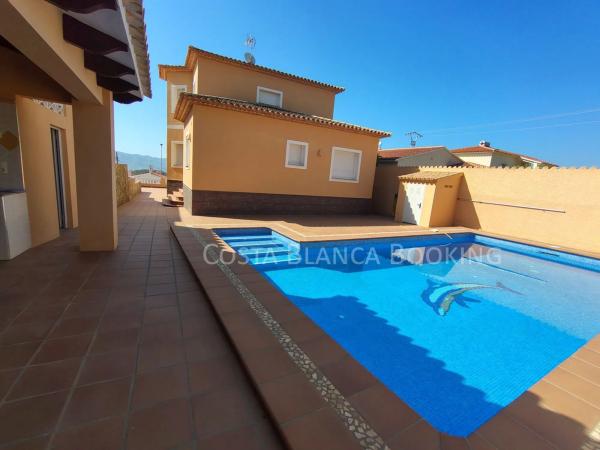 Casa independiente en calle Sierra Morena