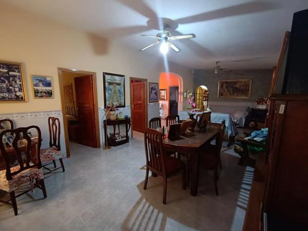 Casa independiente en calle levante