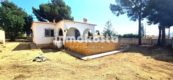 Casa independiente en calle Beverly Hills