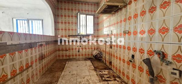 Casa independiente en calle Beverly Hills