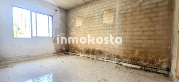 Casa independiente en calle Beverly Hills