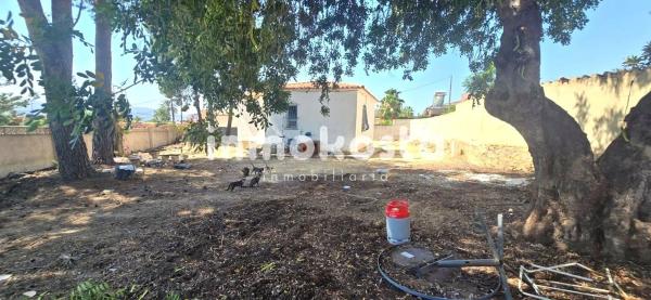 Casa independiente en calle Beverly Hills