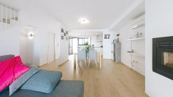 Chalet adosado en calle Merla, 3