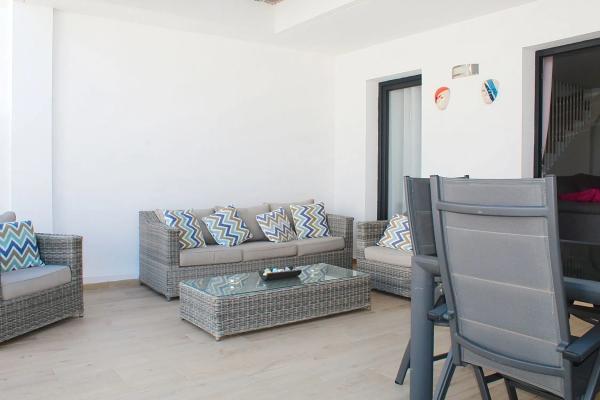 Chalet adosado en calle Merla, 3