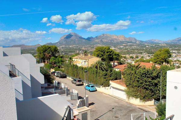 Chalet adosado en calle Merla, 3