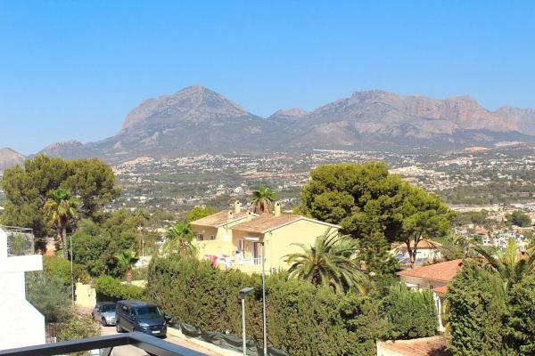 Chalet adosado en calle Merla, 3