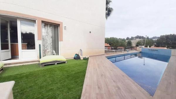 Chalet adosado en calle Riu Guadiana