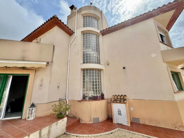 Casa independiente en calle els Lleons