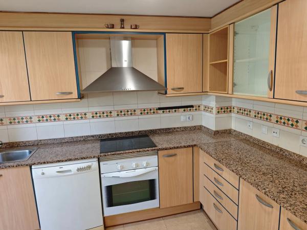 Chalet adosado en avenida poeta Miguel Hernández, 19