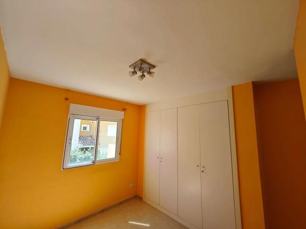 Chalet adosado en avenida poeta Miguel Hernández, 19