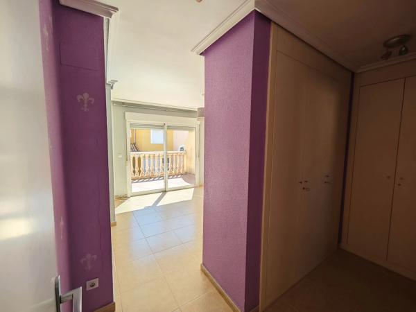 Chalet adosado en avenida poeta Miguel Hernández, 19