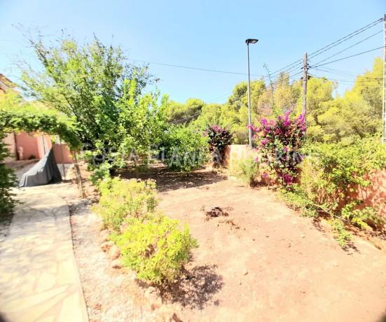 Casa independiente en calle Pinsà