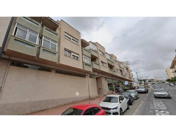 Piso en avenida País Valencià