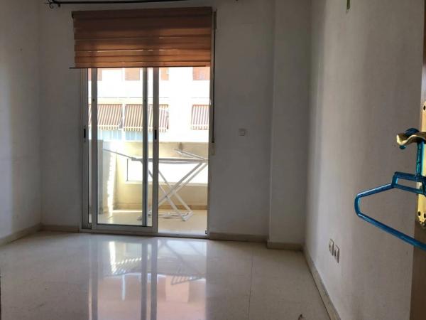 Piso en avenida País Valencià