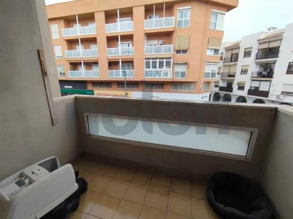 Piso en avenida País Valencià