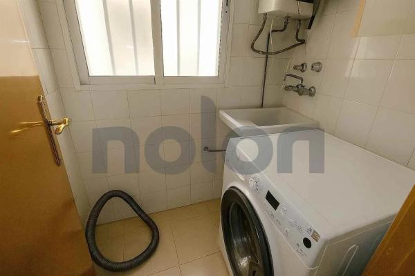 Piso en avenida País Valencià