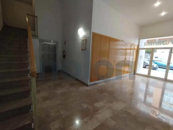 Piso en avenida País Valencià