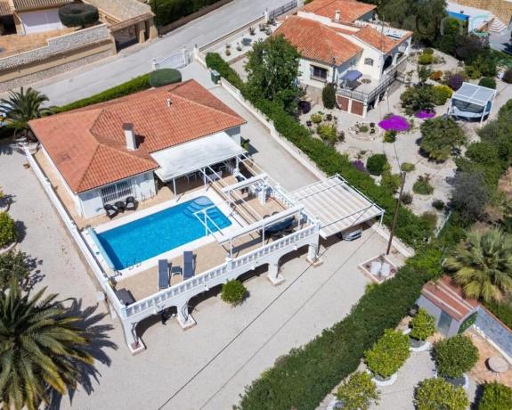 Casa independiente en calle Azorin s/n