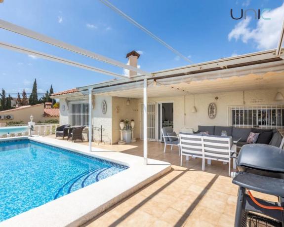 Casa independiente en calle Azorin s/n