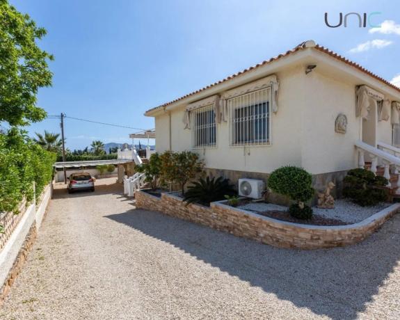 Casa independiente en calle Azorin s/n