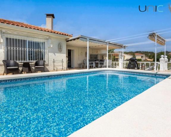 Casa independiente en calle Azorin s/n