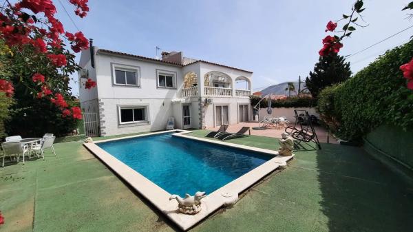 Chalet en Alfaz del Pi Pueblo-Urbanizaciones