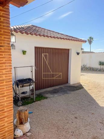 Casa independiente en calle Quevedo