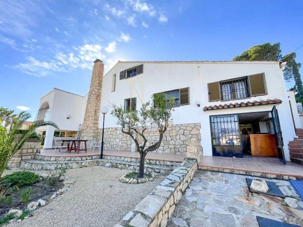 Casa independiente en calle Quevedo