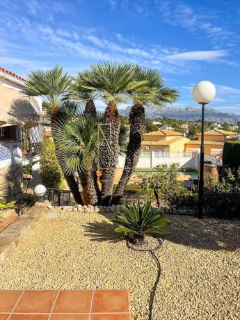 Casa independiente en calle Quevedo