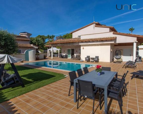 Casa independiente en calle Dulcinea