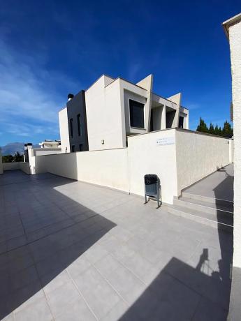 Chalet adosado en calle Pegàs, 11