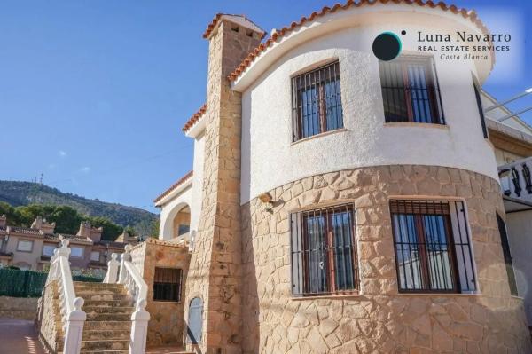 Casa independiente en calle Otari