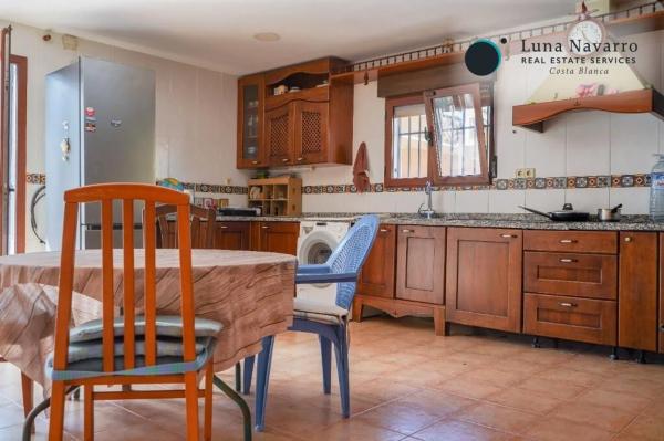 Casa independiente en calle Otari