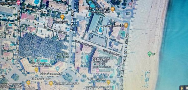 Chalet pareado en Passatge J. Strauss, 2