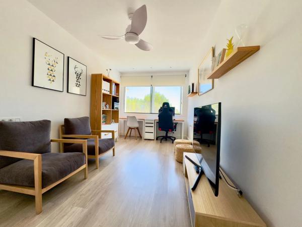 Chalet pareado en calle Turquesa