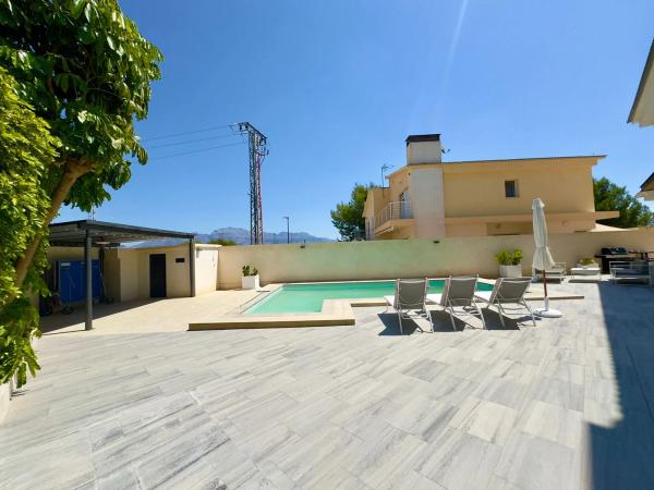 Chalet pareado en calle Turquesa