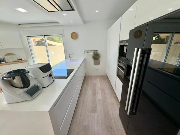 Chalet pareado en calle Turquesa