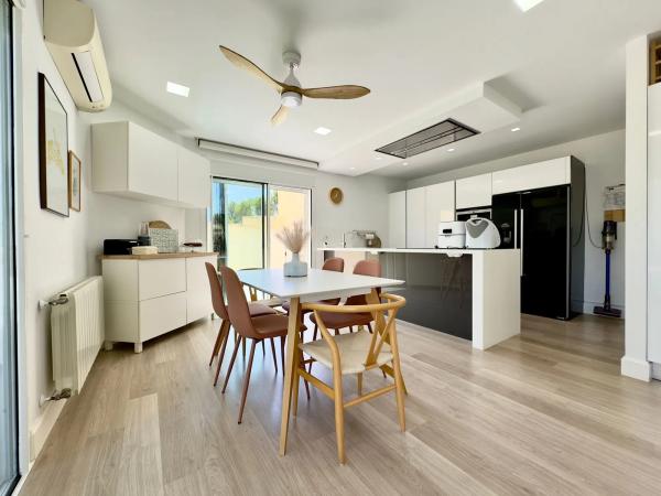 Chalet pareado en calle Turquesa