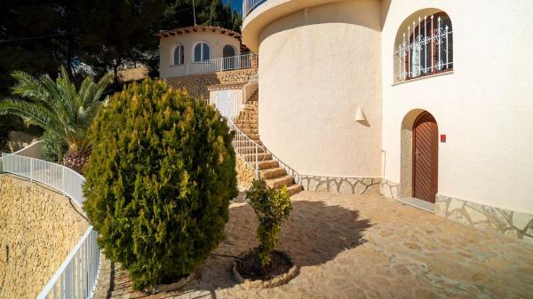 Casa independiente en calle Pirineus