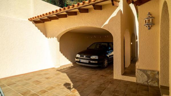 Casa independiente en calle Pirineus