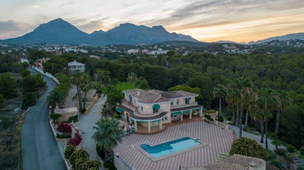 Chalet en Alfaz del Pi Pueblo-Urbanizaciones