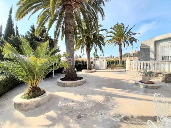 Casa independiente en calle Belgrado