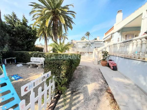 Casa independiente en calle Belgrado