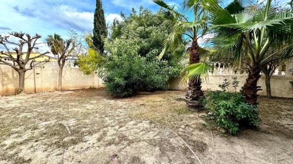 Casa independiente en calle Cormorà